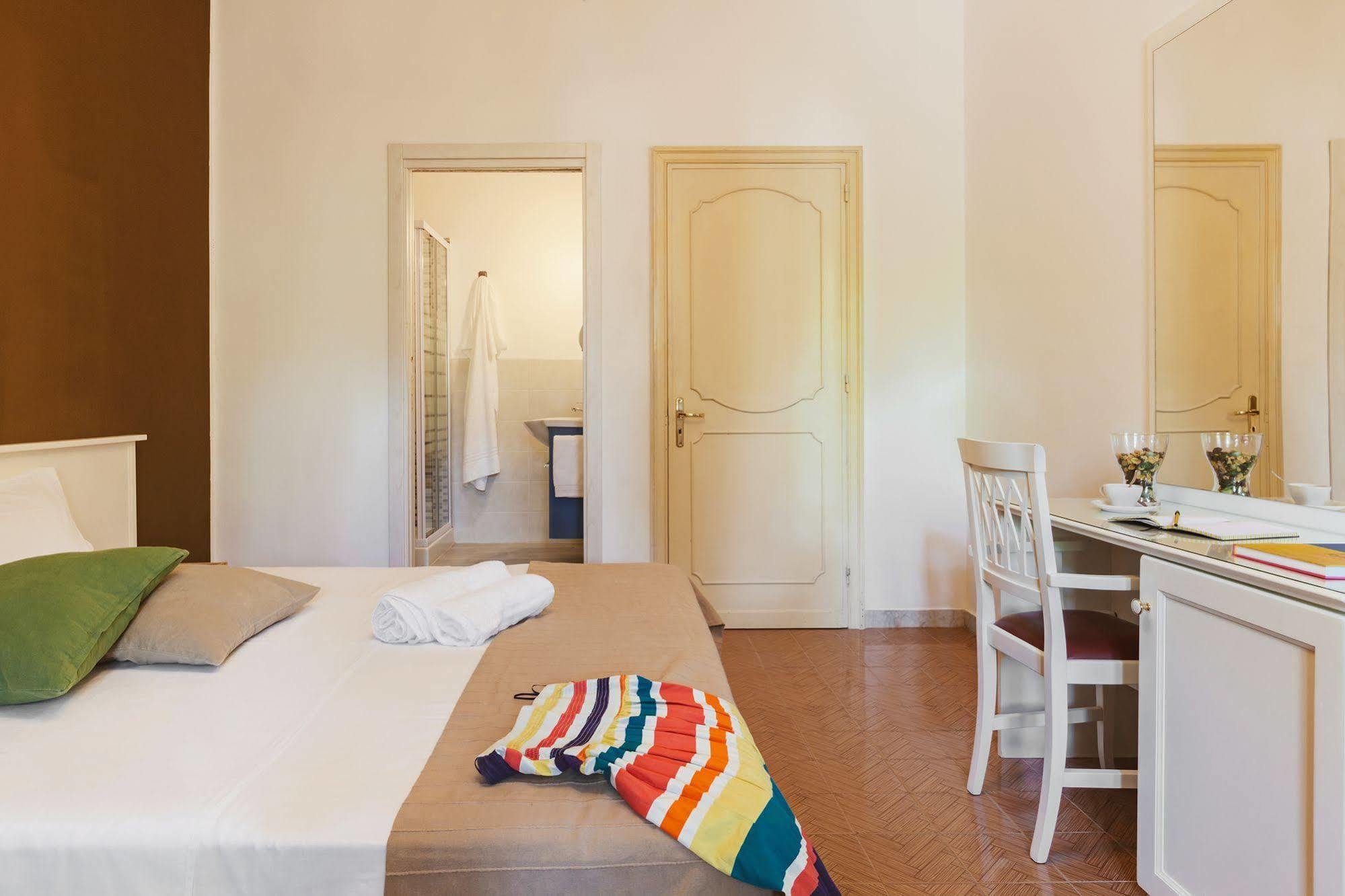 B&B Viale Dei Pini Кастелланета-Марина Экстерьер фото